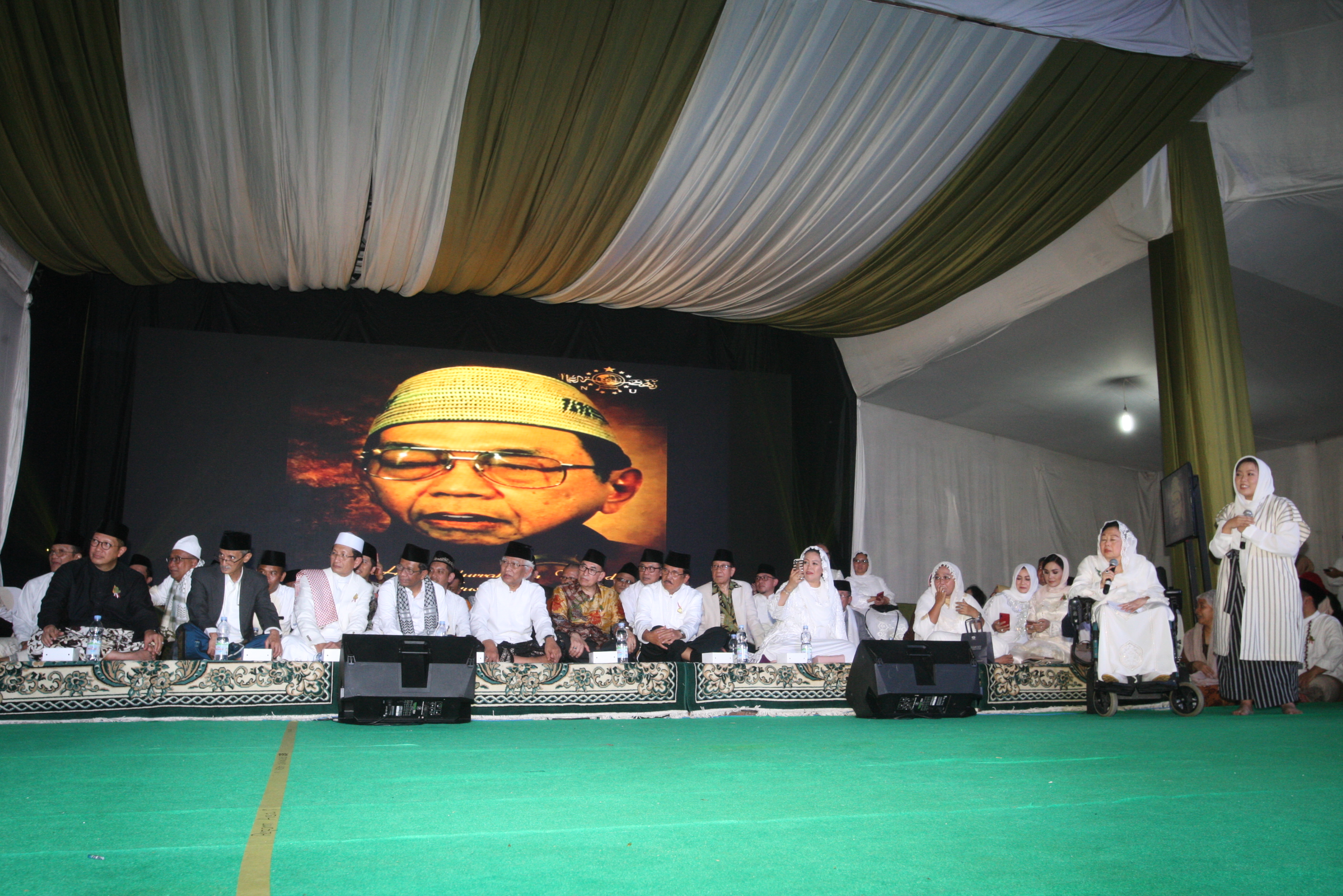 Peringatan Haul Gus Dur ke-10, Sabtu (28/12/2019) malam. Dalam acara itu dihasilkan 10 rekomendasi untuk pemerintah.
