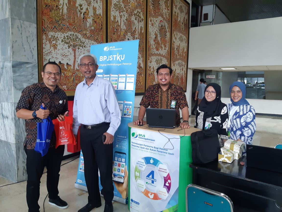 Booth BP Jamsostek Cabang Jakarta Gambir hadir di Gedung Dewan Perwakilan Rakyat Republik Indonesia (DPR RI),  Senayan, Jakarta.