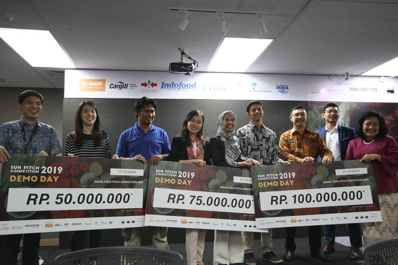 Para pemenang juara pertama, kedua, dan ketiga SUN Pitch Competition 2019. 
