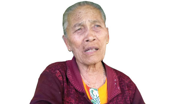 Rulia Simbolon Kepala Desa Simbolon Purba