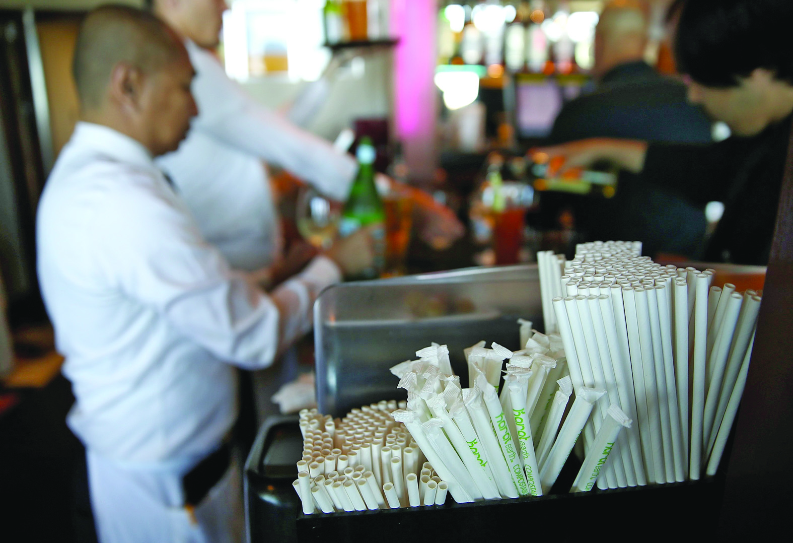 Bencana Lingkungan dari Sedotan Plastik