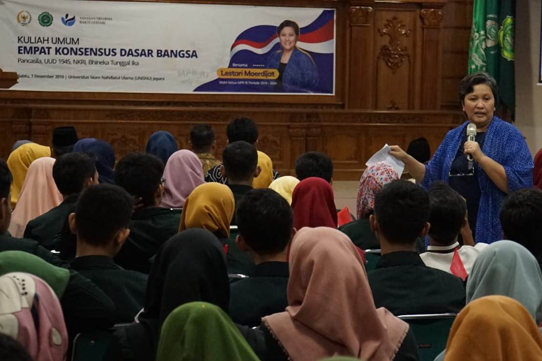 Wakil Ketua MPR RI Lestari Moerdijat  di depan ratusan mahasiswa Universitas Islam Nahdlatul Ulama (Unisnu) Jepara, Jateng, Sabtu (7/12)