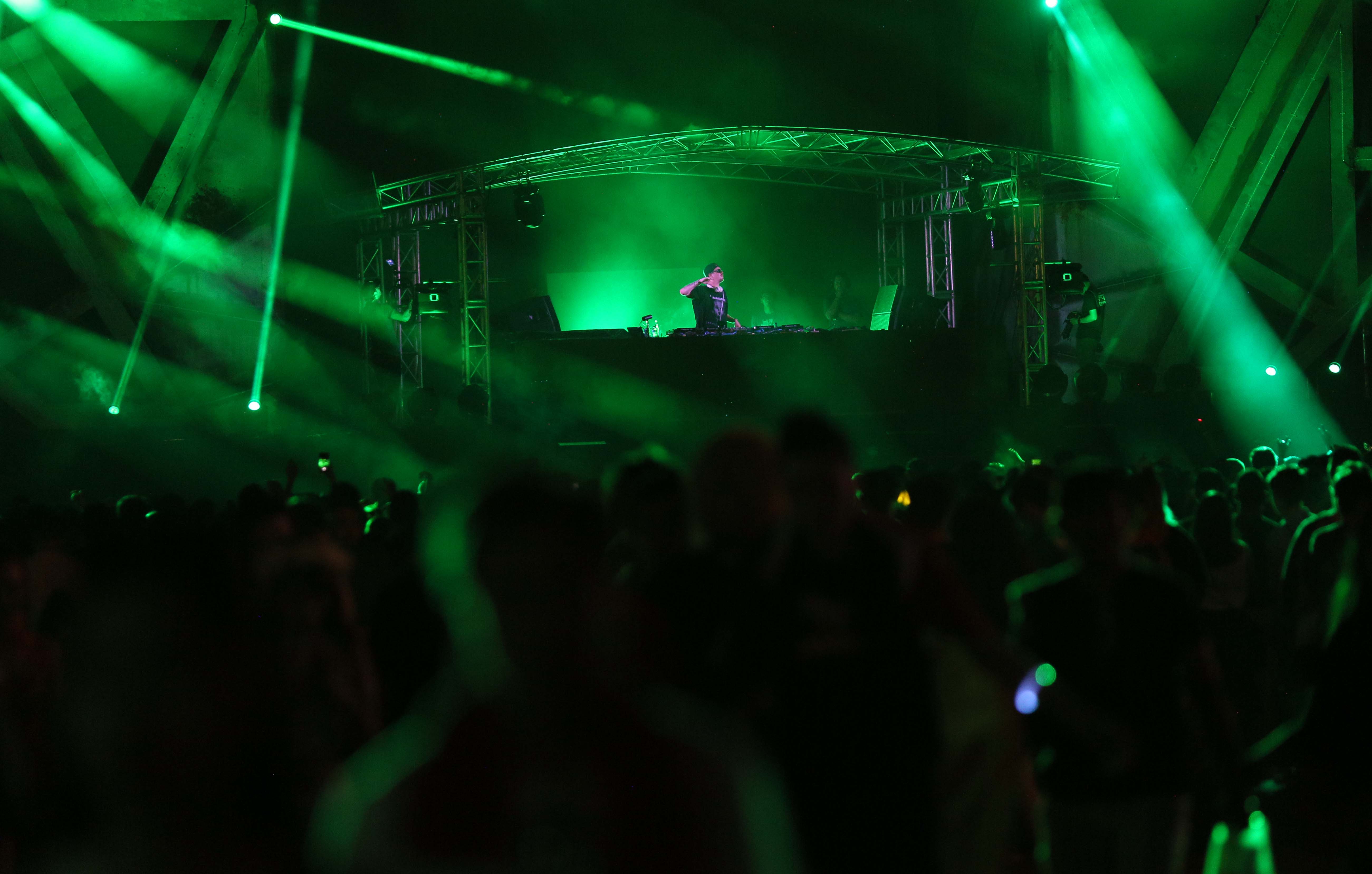 KONSER MUSIK ELEKTRONIK DWP