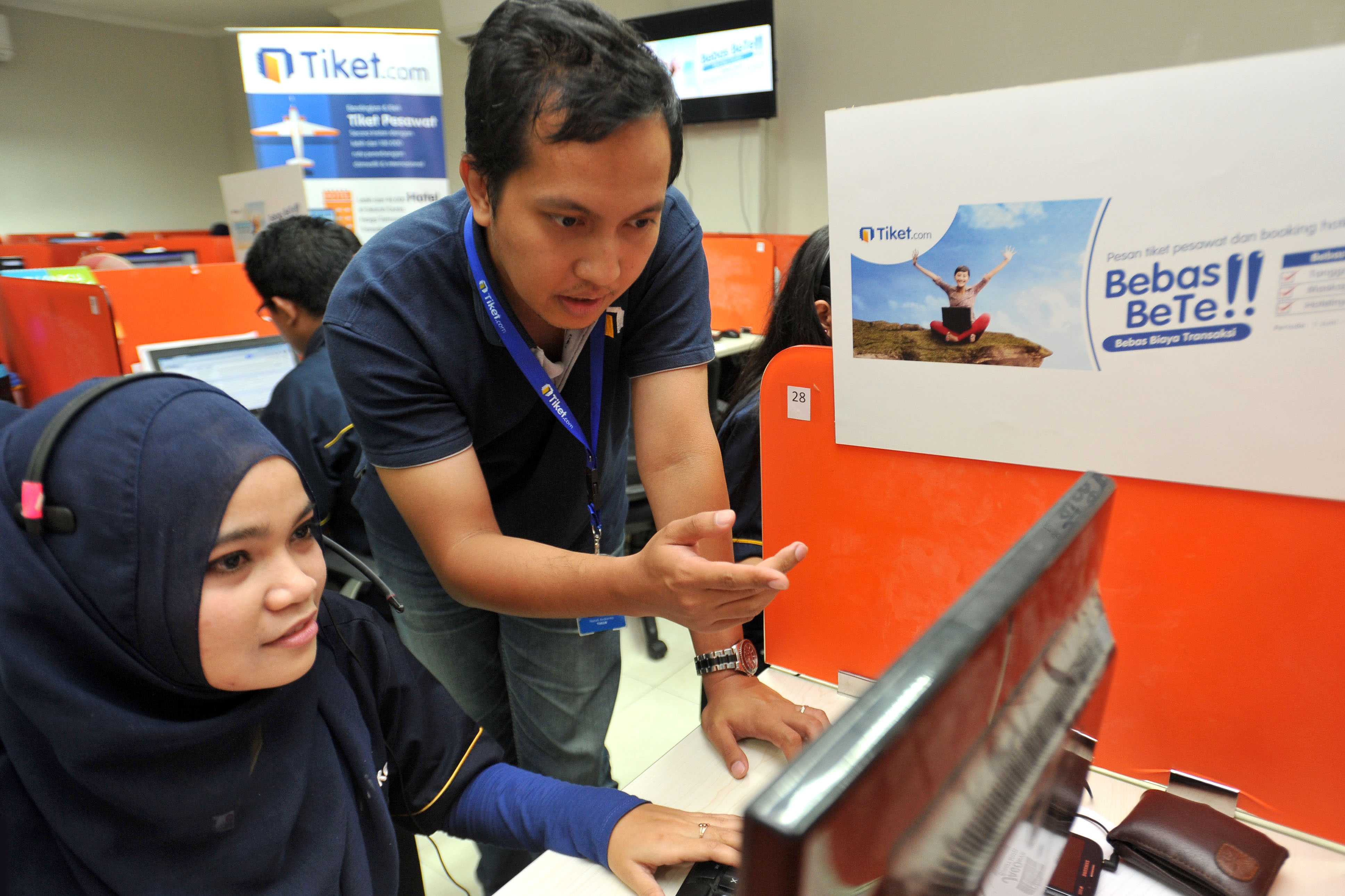 Pembelian tiket pesawat secara online makin diminati namun konsumen harus mewaspadainya. 