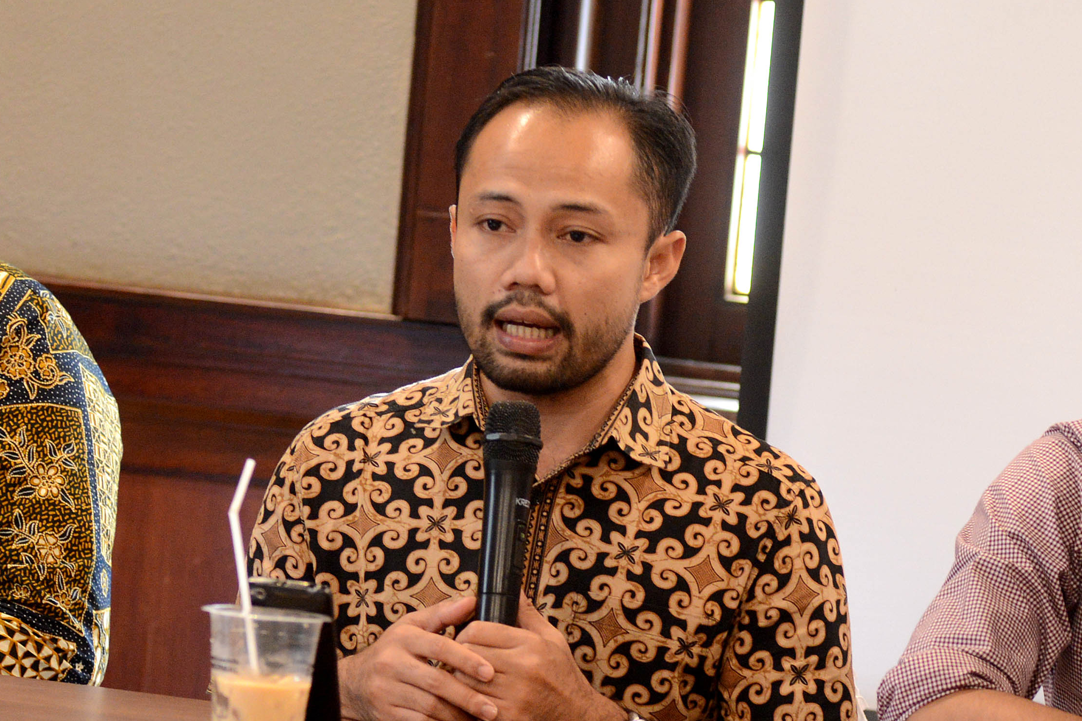 Koordinator Divisi Korupsi Politik ICW Donal Fariz