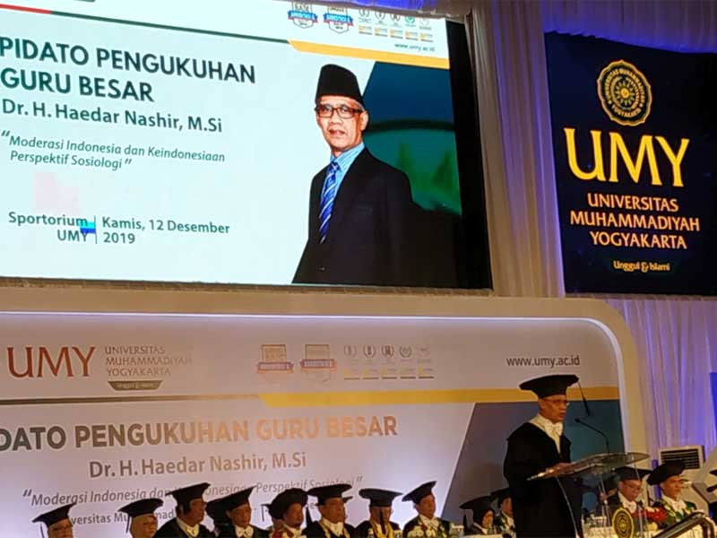  Ketua Umum PP Muhammadiyah Haedar Nashir menyampaikan pidato bertajuk Moderasi Indonesia dan Keindonesiaan Perspektif Sosiologi.