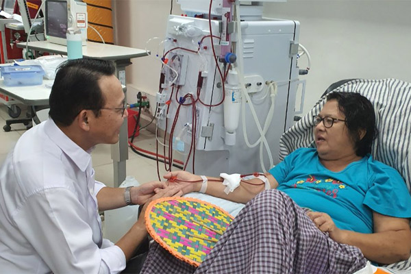 Direktur Utama BPJS Kesehatan meninjau RS Siloam Labuan Bajo.