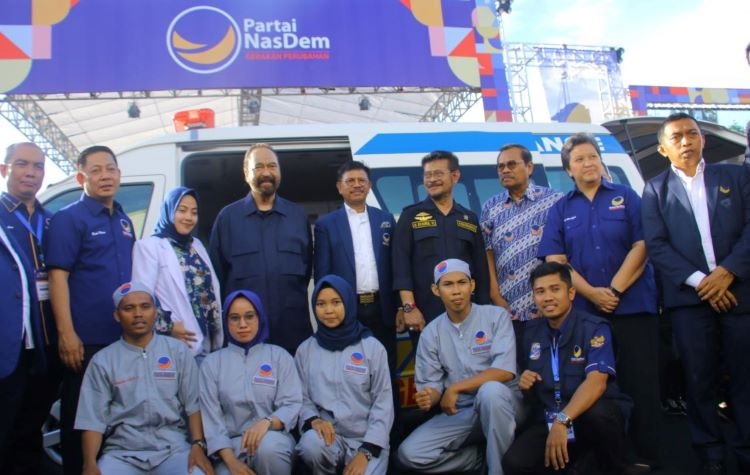 Surya Paloh Luncurkan 220 Ambulans NasDem Peduli