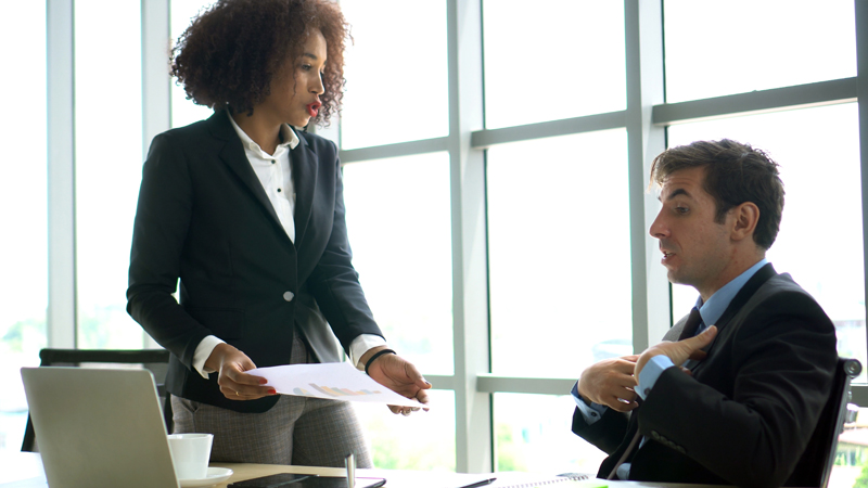 Kebiasaan buruk anda di kantor bisa mempengaruhi penilaian dari atasan anda.