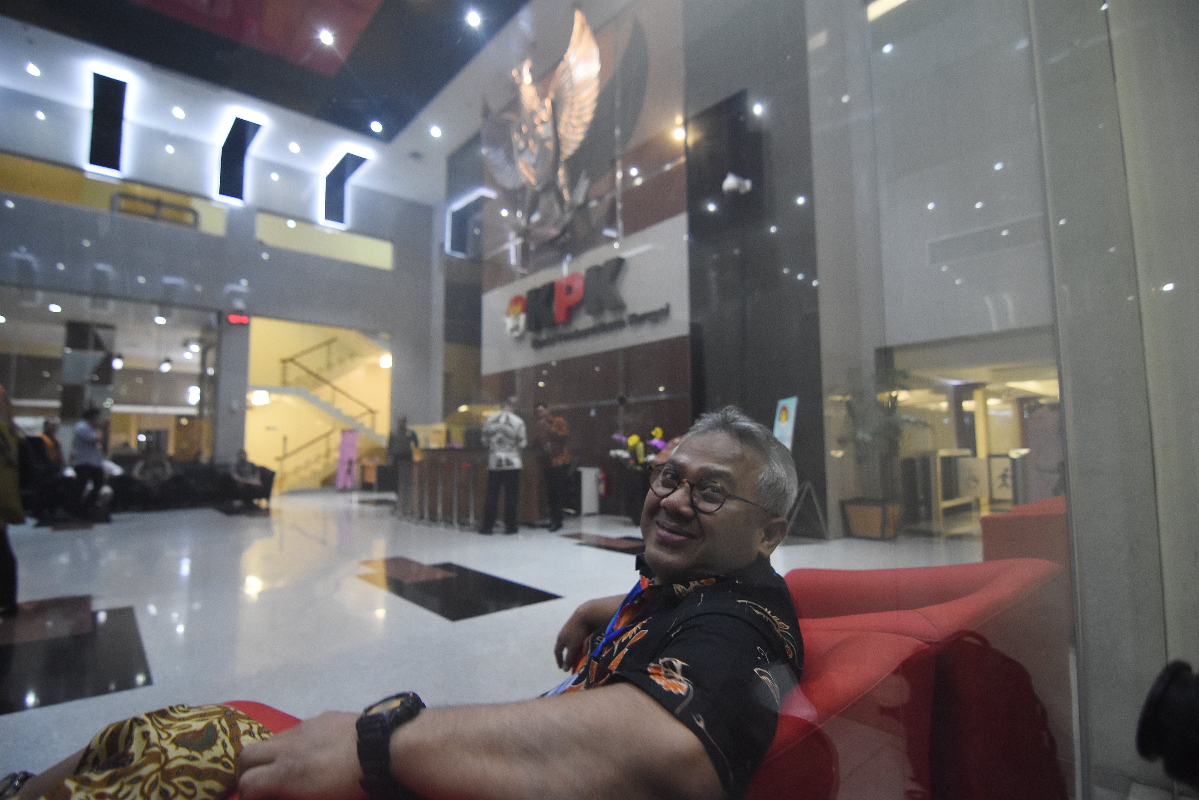 Ketua KPU Arief Budiman mendatangi gedung KPK, di Jakarta, Rabu (8/1/2020).