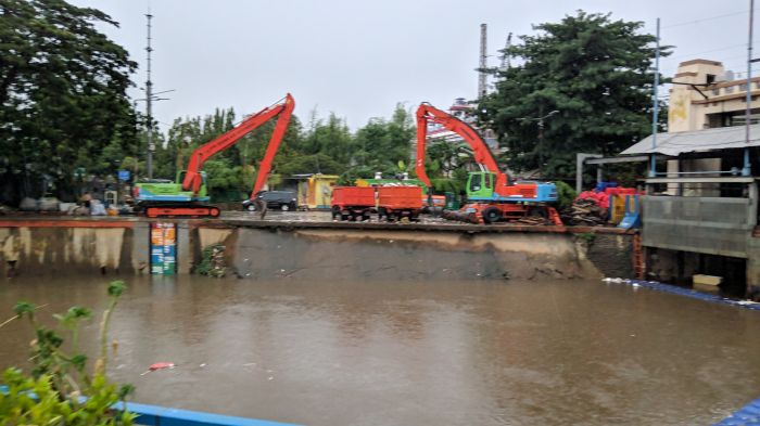 11 Pintu Air di Jakarta Siaga IV