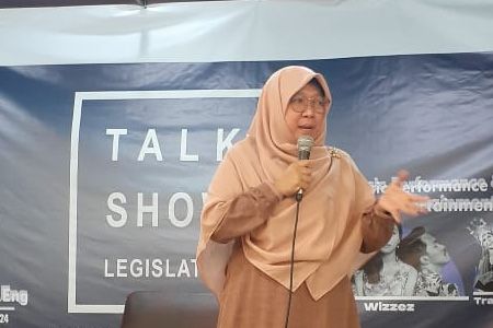 Anggota DPR RI Fraksi PKS Dr. Hj. Anis Byarwati, S.Ag., M.S