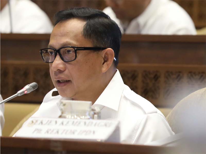 Mendagri Tito Karnavia.