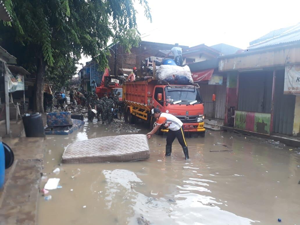 Volume Sampah Banjir Capai 6.000 Ton Hingga Hari Ini