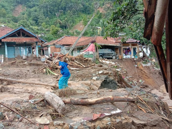 Kondisi lokasi bencana banjir di Cigudeg, Kabupaten Bogor, Rabu (1/1).