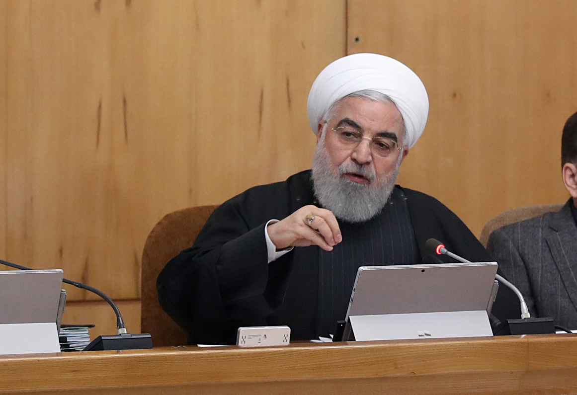 Presiden Iran Hassan Rouhani meminta rakyat Iran jangan membiarkan Trump merusak persatuan Iran.