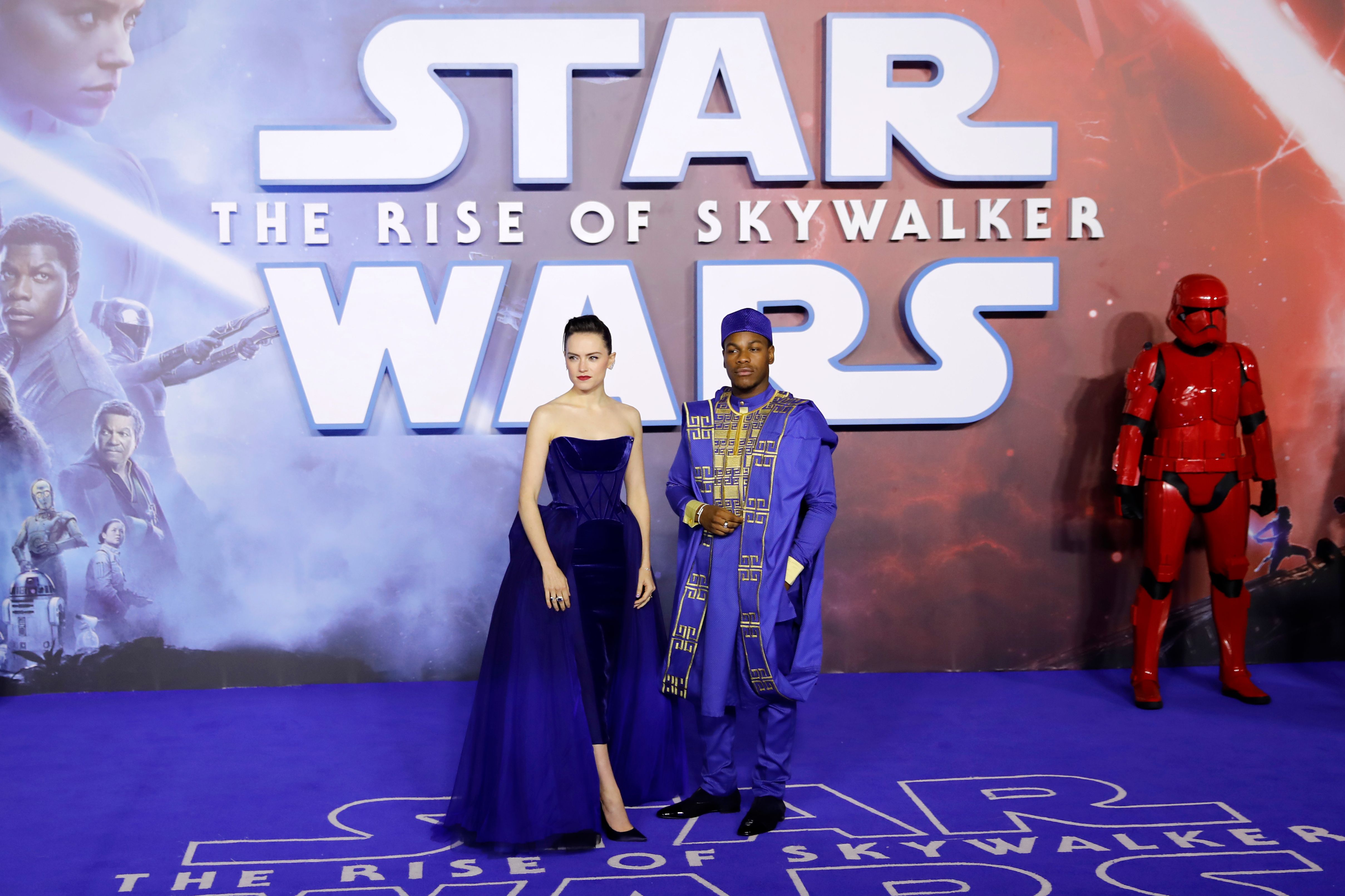 Daisy Ridley dan  John Boyega hadir di pemutaran perdana film Star Wars: The Rise of Skywalker di London, Inggris