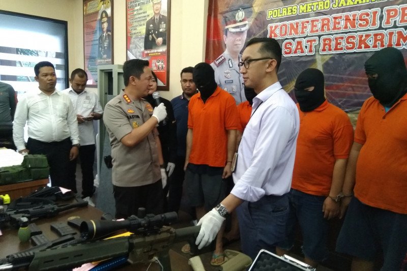 Putra Ayu Azhari Terkait Jual-Beli Senpi ke Pengemudi Lamborghini