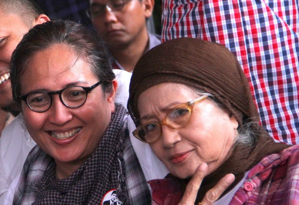 Ade Irawan (kiri) bersama Dewi Irawan