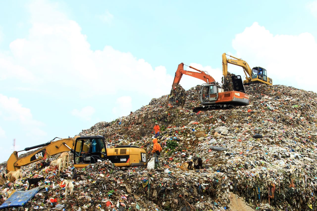Timbunan sampah di TPA Cipayung Kota Depok mencapai 23 meter