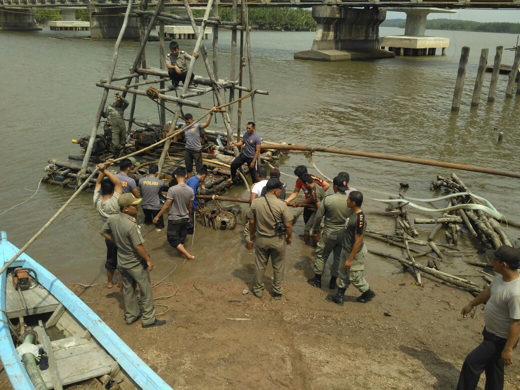 Satpol pp Bangka Belitung razia penambang timah ilegal