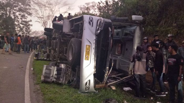 Kecelakaan bus di Subang.