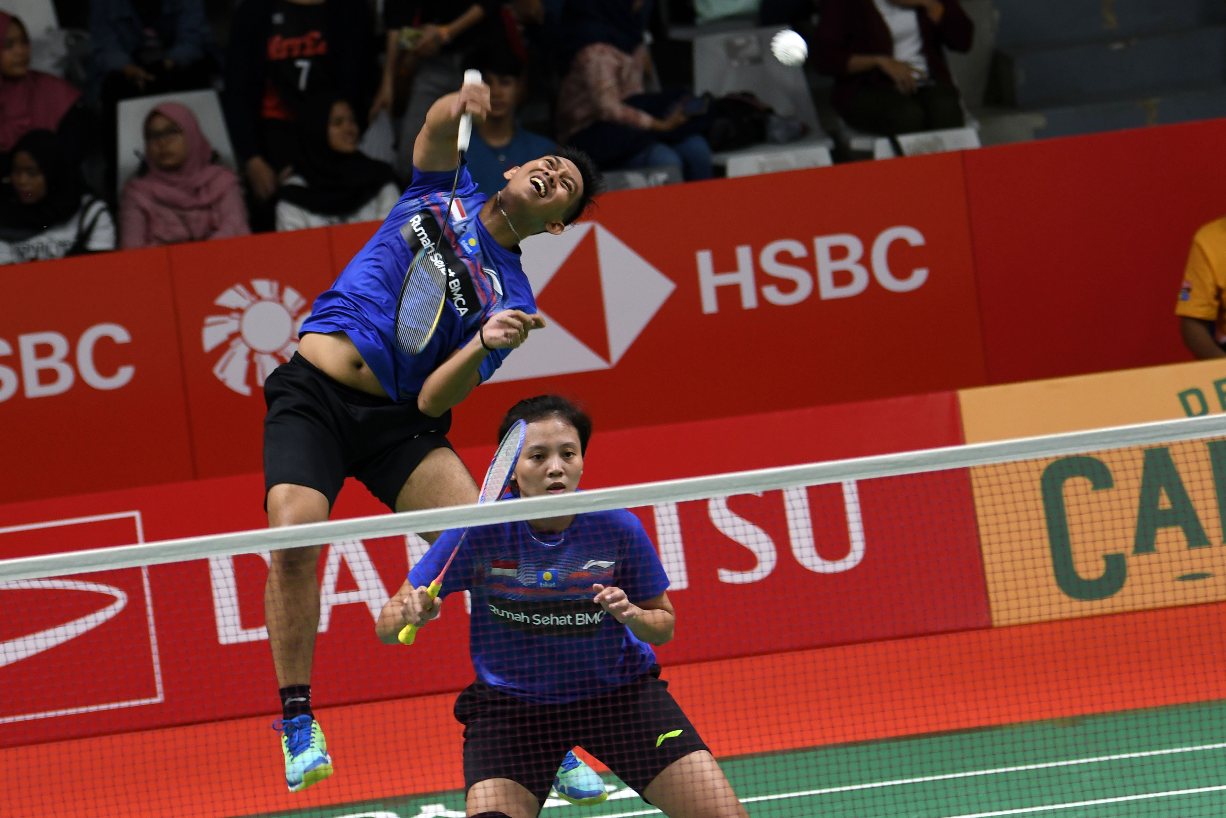 Pasangan ganda campuran Indonesia Annisa Saufika (kanan) dan Alfian Eko Prasetya