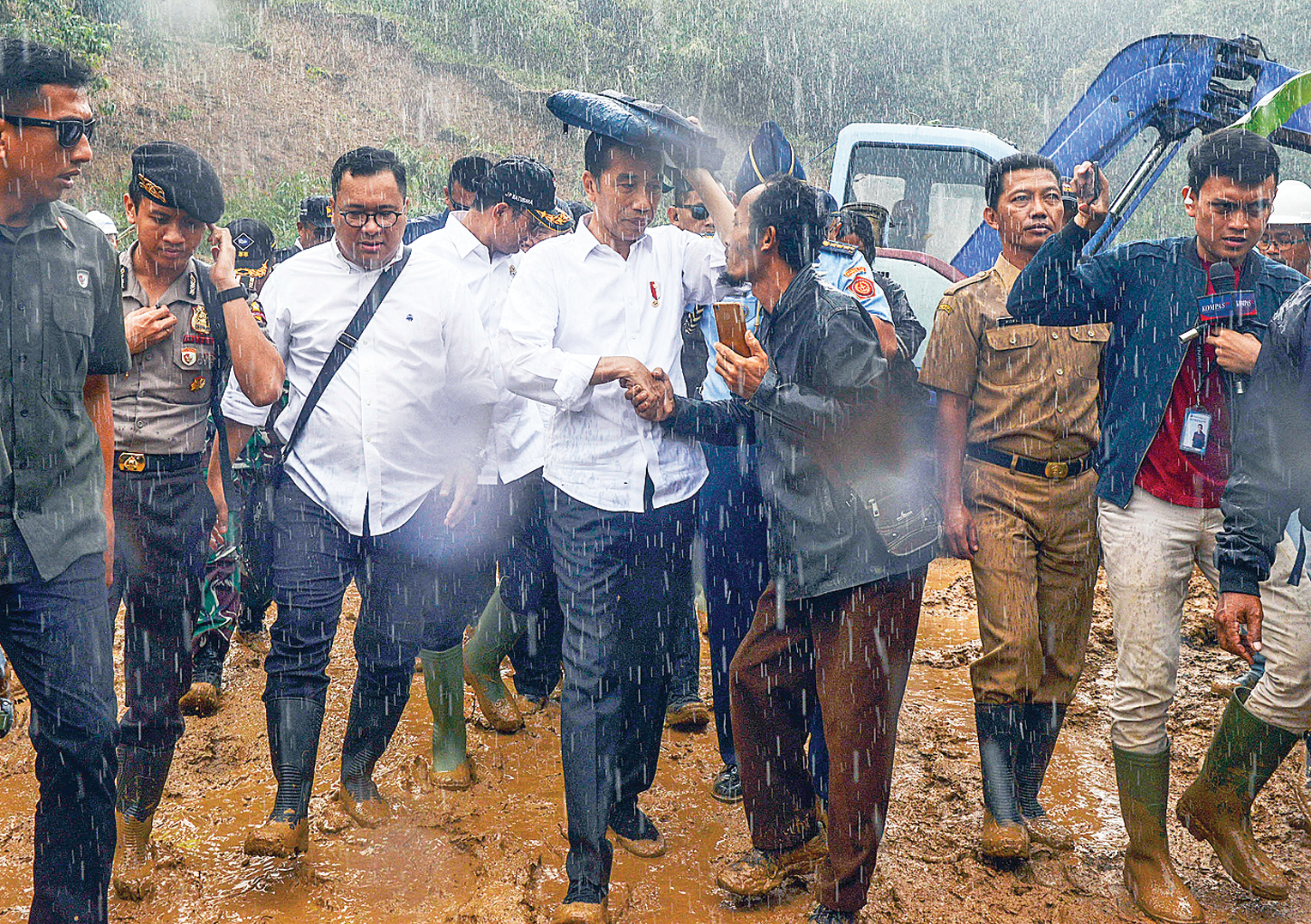 Warga Sukajaya Minta Segera Direlokasi
