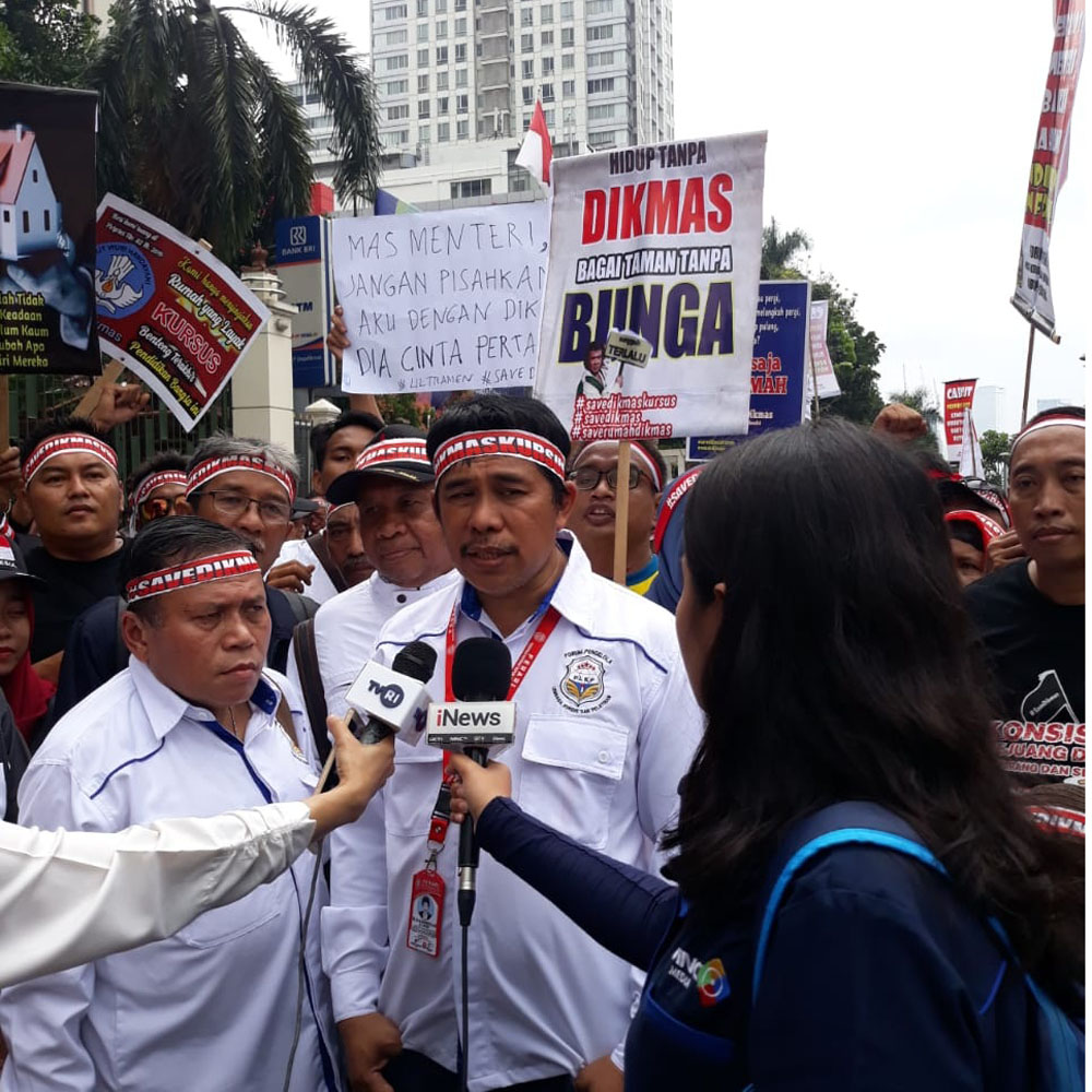 Demo di Depan Kantor Kemendikbud soal pendidikan nonformal