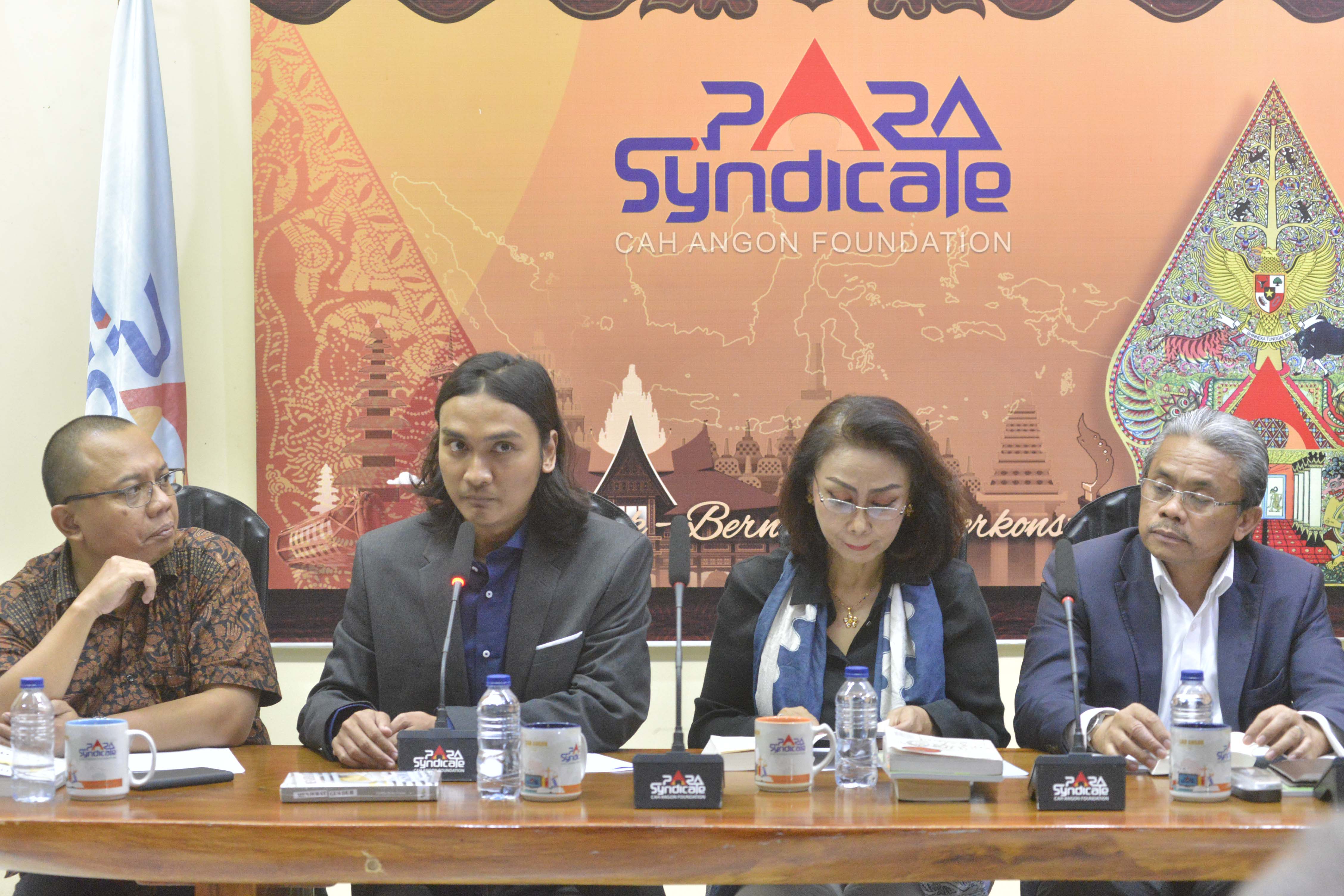 Diskusi mengupas Buku Menjerat Gus Dur, yang juga membahas maraknya kasus kasus perusaan BUMN diantaranya Asuransi Jiwasraya dan Asabri.