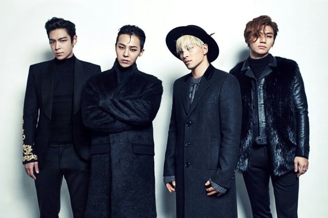 BIGBANG formasi terbaru T.O.P, G-Dragon, Taeyang dan Daesung. Seungri keluar karena terlibat masalah hukum.