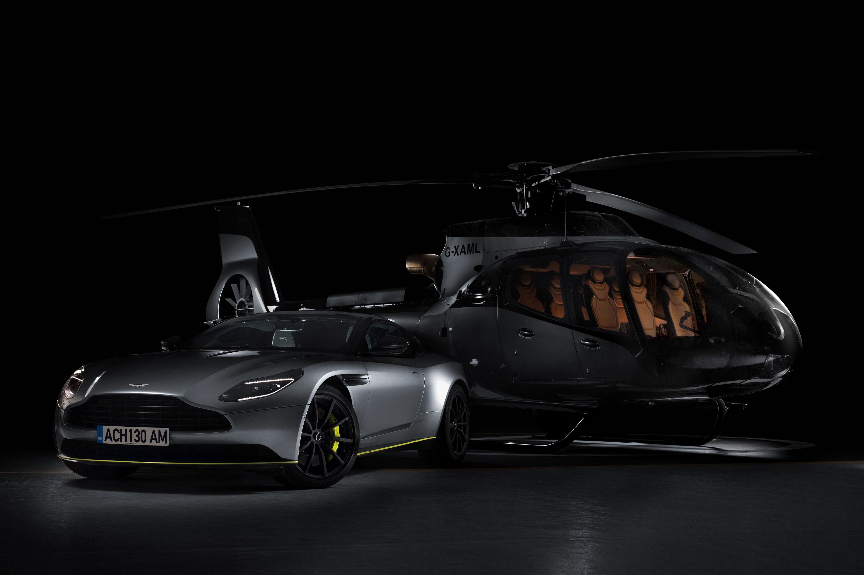 Helikopter ACH130 Edisi Aston Martin dan Aston Martin DB11.