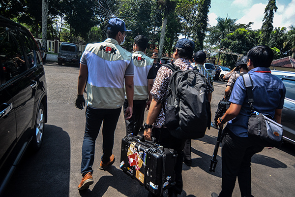 KPK geledah kantor KPU