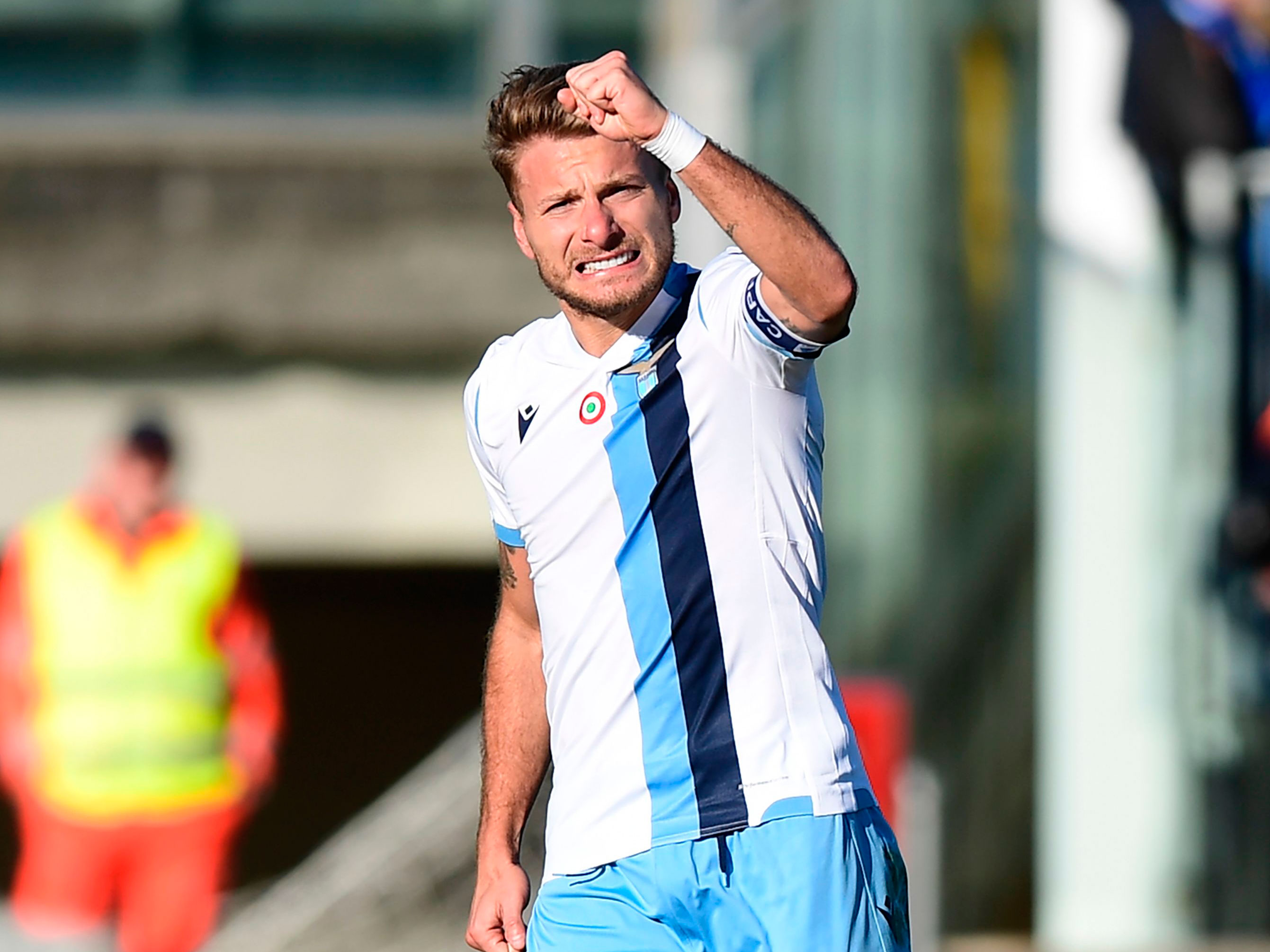 Pemain depan Italia asal Italia Ciro Immobile merayakan setelah mencetak gol kedua timnya 