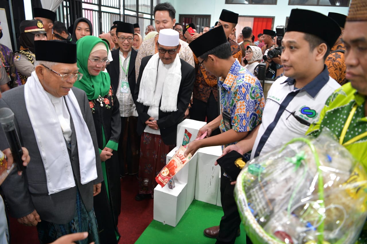 Wapres Ma'ruf Amin berkunjung ke Pondok Pesantren Bahrul Ulum, Jombang, Jawa Timur
