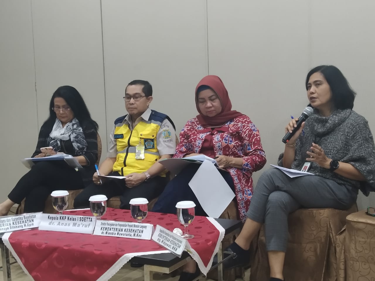 Jajaran Kementerian Kesehatan melakukan konferensi pers terkait penyebaran virus korona, Rabu (22/1).