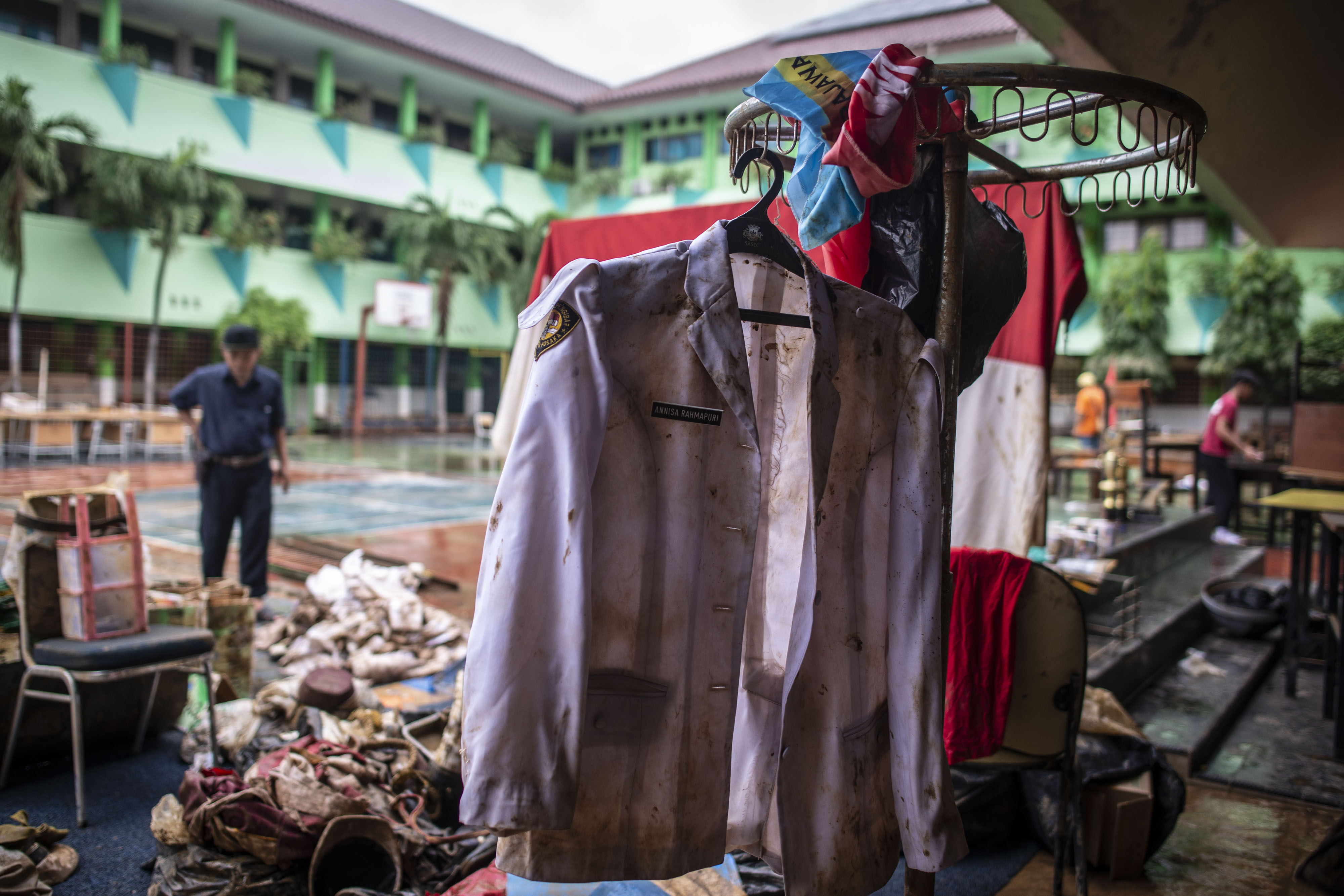 Sekolah yang terendam banjir di Jakarta