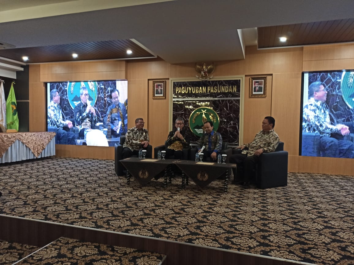 Seminar Nasional 'Pelaksanaan Eksekusi HT EL Dalam Perkembangan Hukum Pembiayaan Indonesia'.