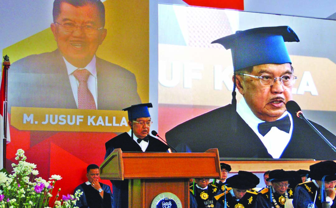 Wapres RI ke-10 dan 12 Jusuf Kalla menyampaikan orasi ilmiah berjudul Mendorong Produktivitas, Meningkatkan Kesejahteraan Bangsa. 