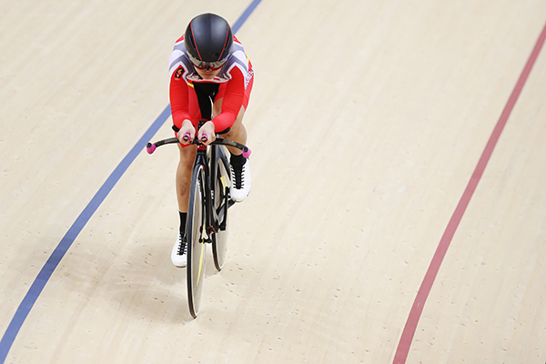 Pembalap sepeda putri Indonesia Ayustina Delia Priatna 