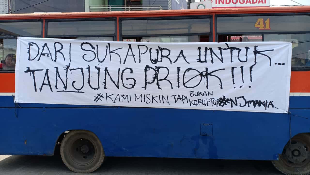 Demo warga Tanjung Priok yang tersinggung atas pernyataan Menkumham Yasonna Laoly.