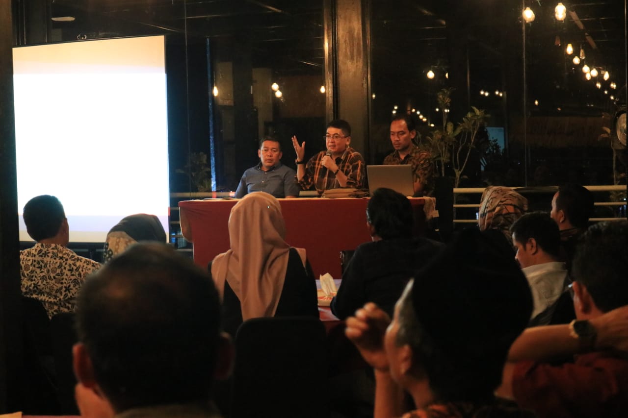 Hasil LSI Network menyebutkan bahwa Jeje unggul 65,5%, disusul Adang Hadari 14,1%. Sementara yang lain masih berada di bawah 10%.