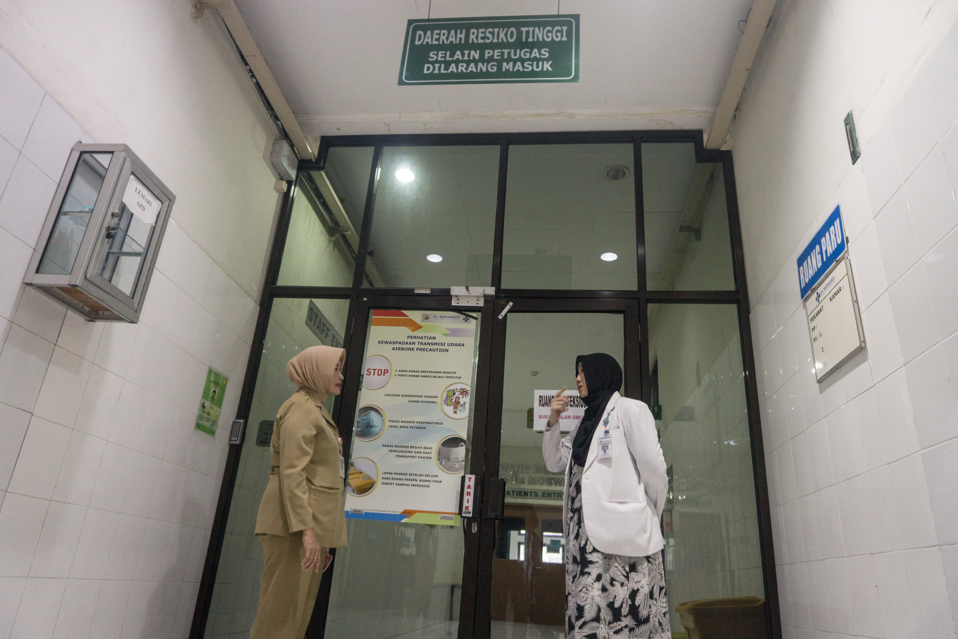 Pemkab Banyumas memastikan dua orang WNA yang dirawat di Purwokerto negatif virus korona. 