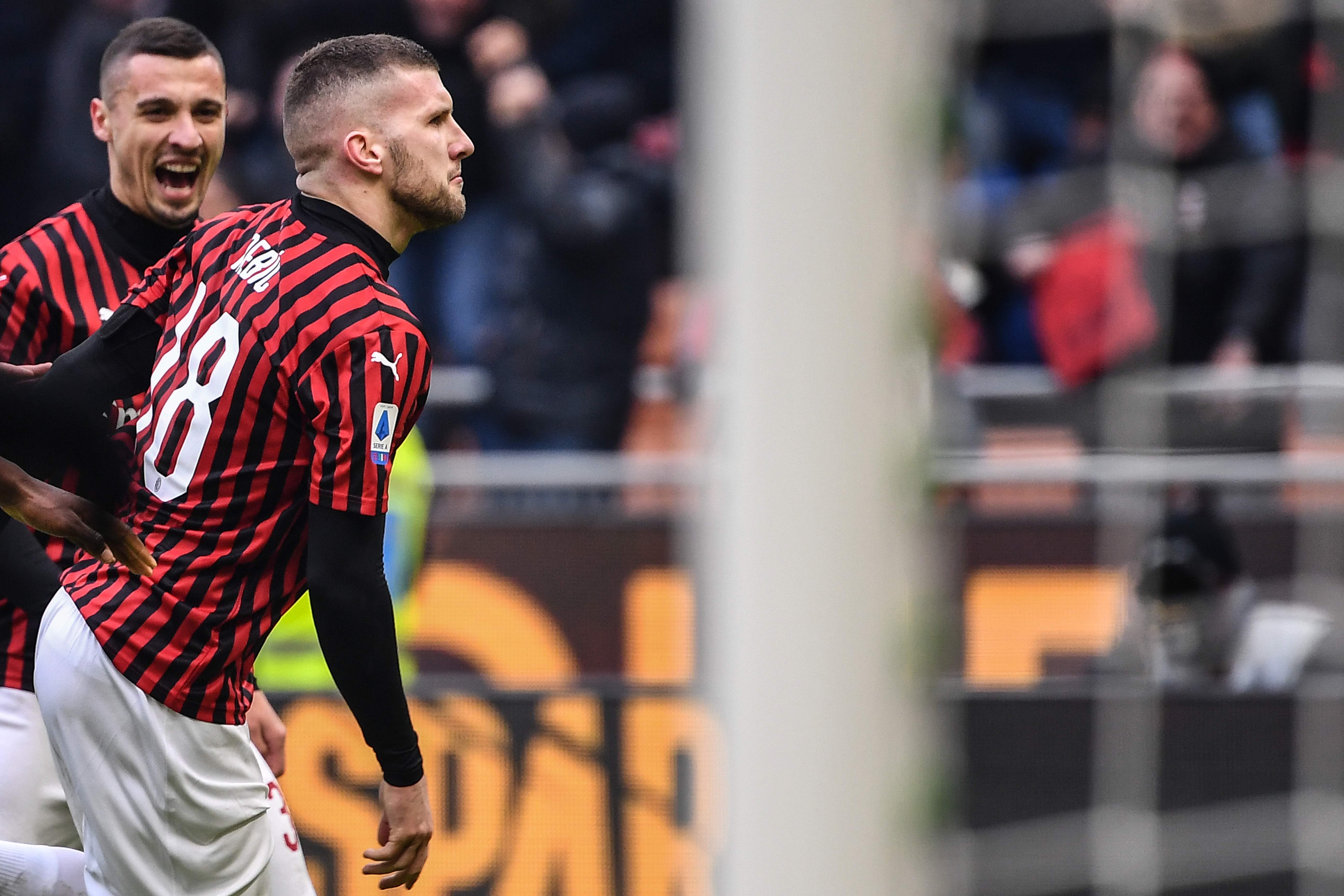 Pemain AC MIlan Ante Rebic merayakan golnya ke gawang Udinese