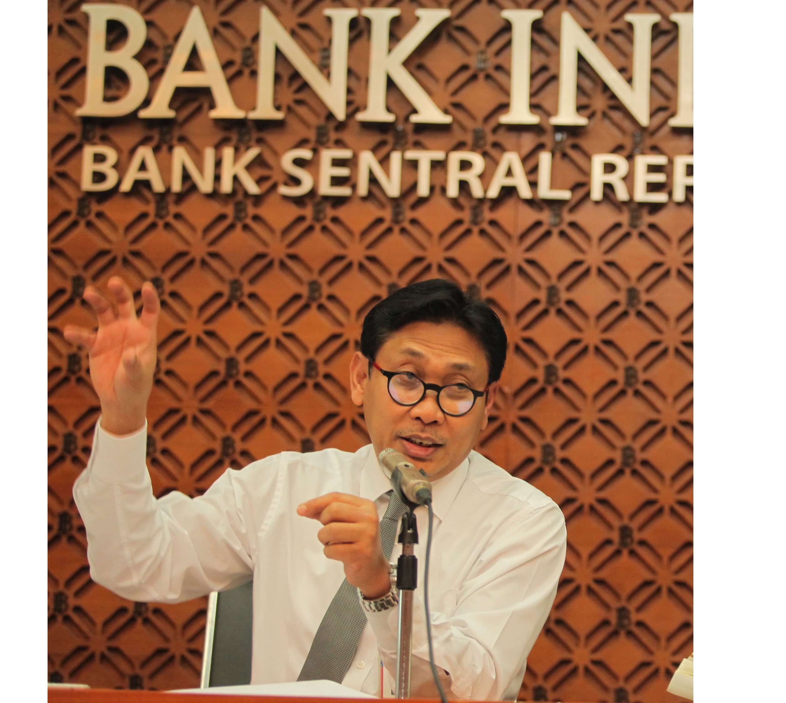 Direktur Eksekutif Departemen Komunikasi BI Onny Widjanarko