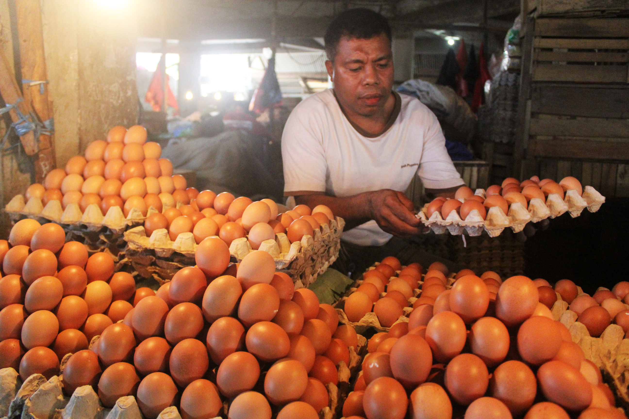 Telur dan bawang merah penyumbang defisit di Kota Tasikmalaya, hingga 70%. 