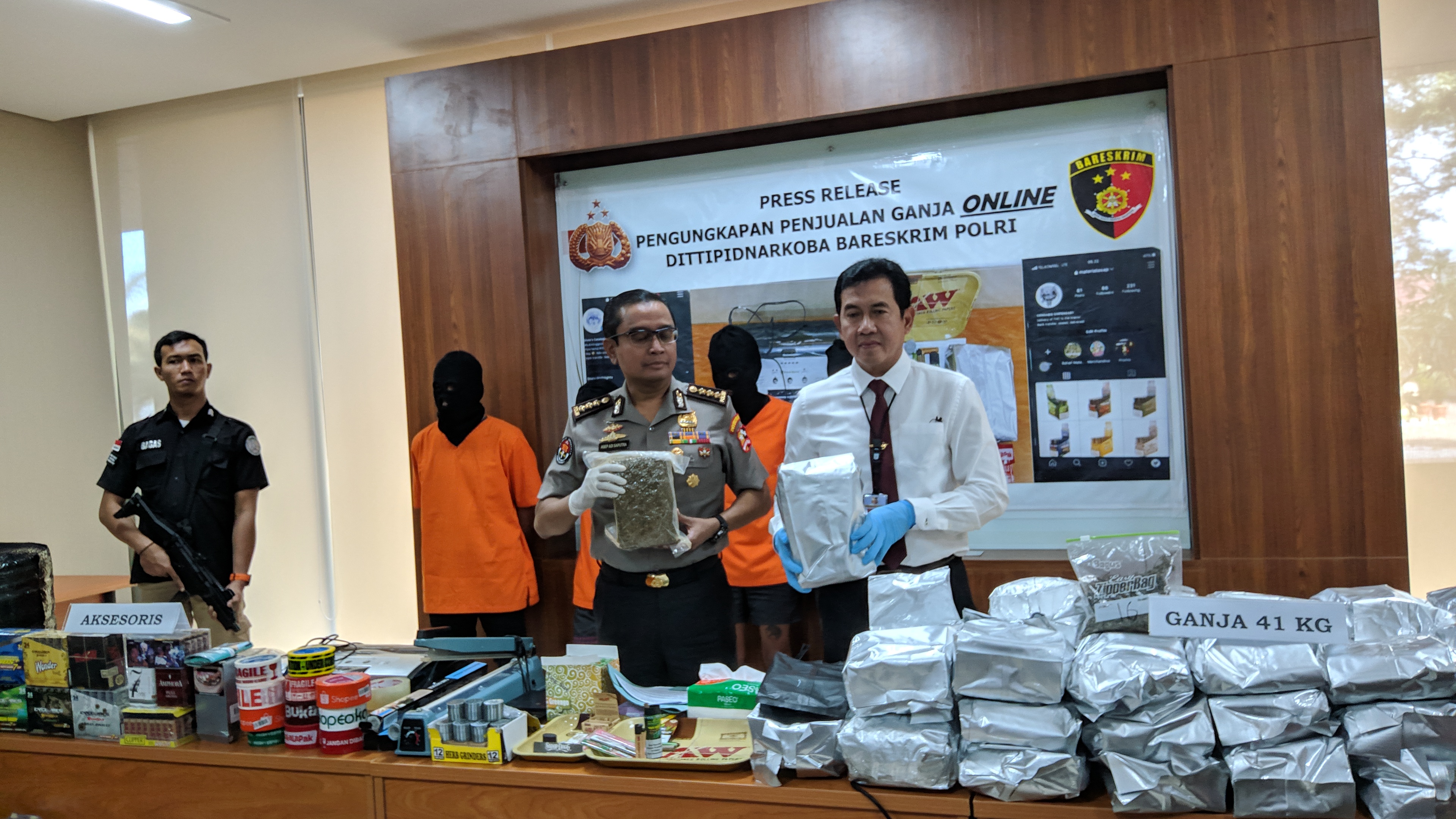 Jual ganja via instagram