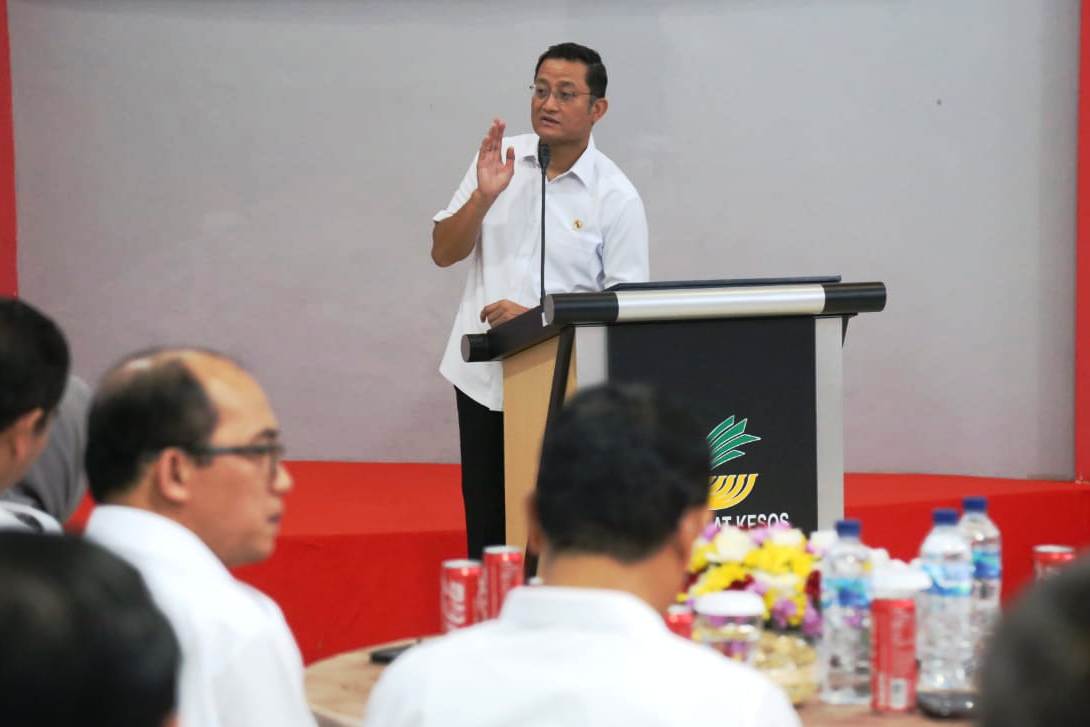 Mensos Juliari P Batubara