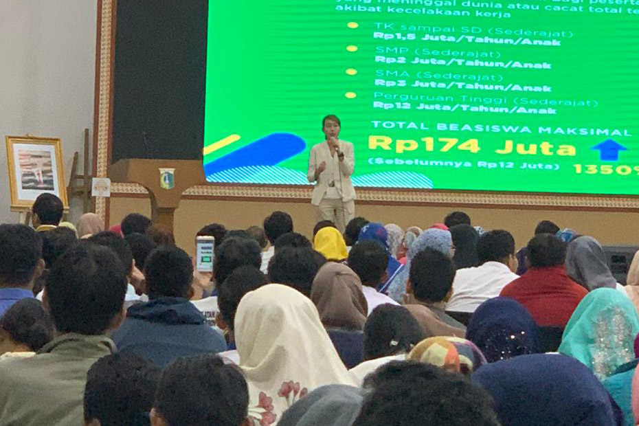 Sosialisasi program dan kenaikkan manfaat Program Jamsostek) di lingkungan Dinas Pendidikan (Disdik) Provinsi DKI Jakarta, Rabu (08/01).8