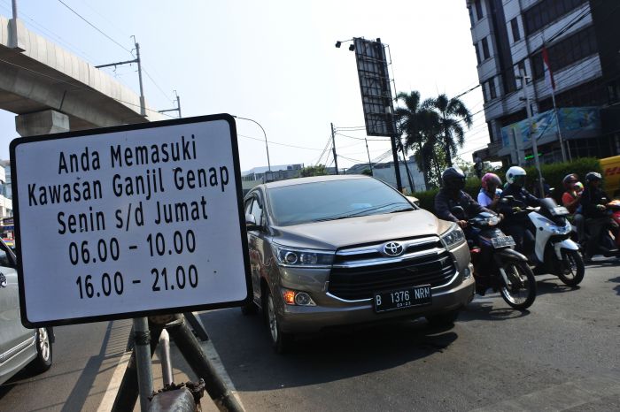 Rambu petunjuk ganjil-genap di Jl Fatmawati, Jakarta Selatan